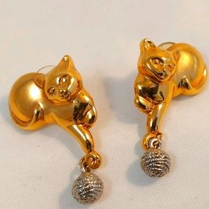 Vintage Cat Kitty post earrings dangling ball gold